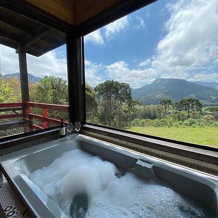 Chales Incriveis Com Banheira De Hidromassagem E Vista Encantadora อูรูบิซิ ภายนอก รูปภาพ