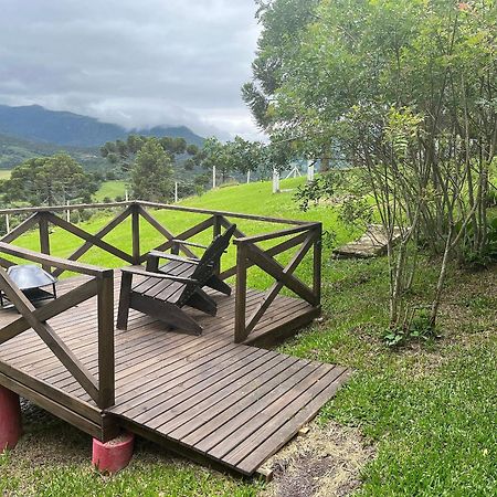 Chales Incriveis Com Banheira De Hidromassagem E Vista Encantadora อูรูบิซิ ภายนอก รูปภาพ