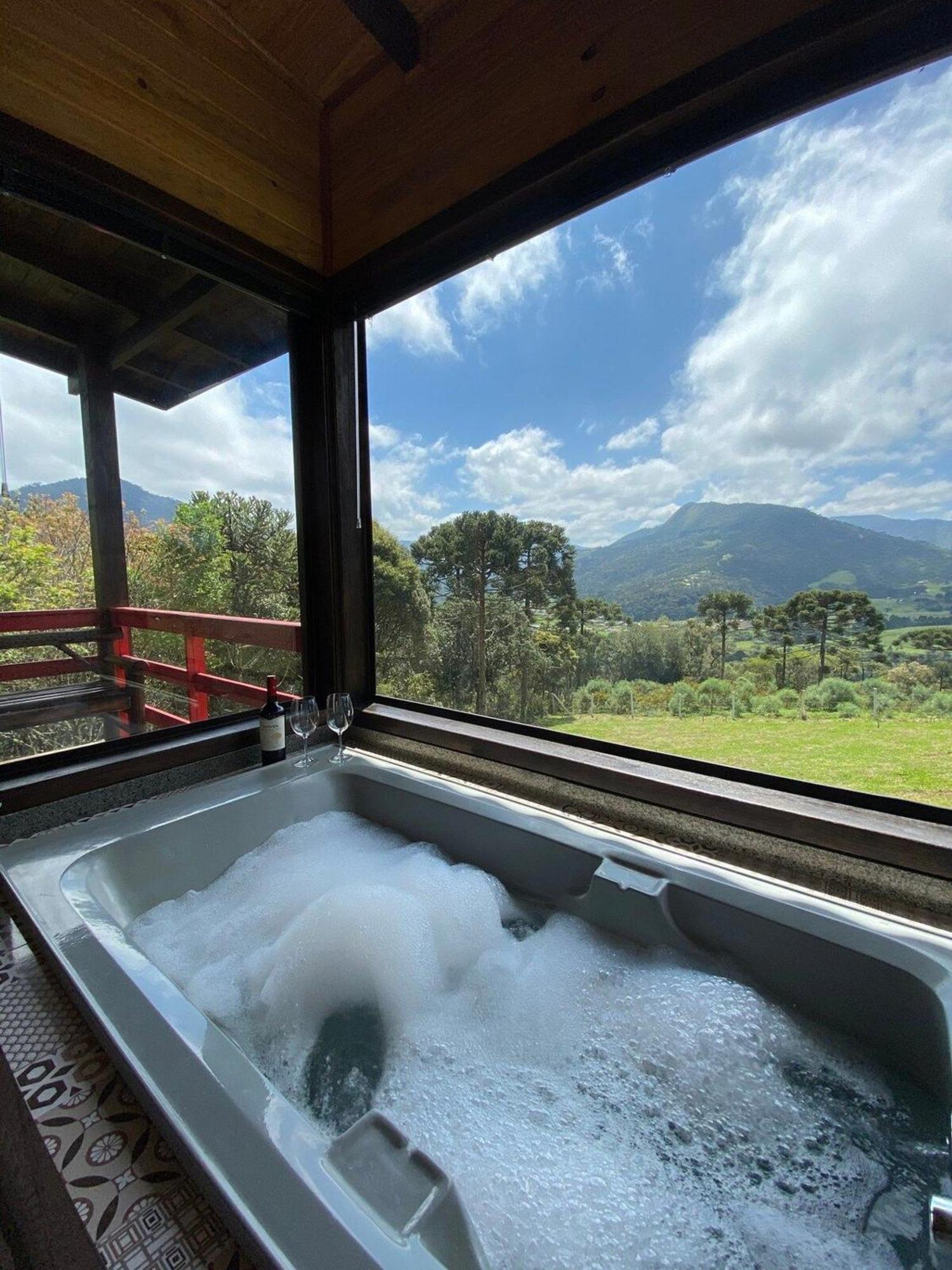 Chales Incriveis Com Banheira De Hidromassagem E Vista Encantadora อูรูบิซิ ภายนอก รูปภาพ