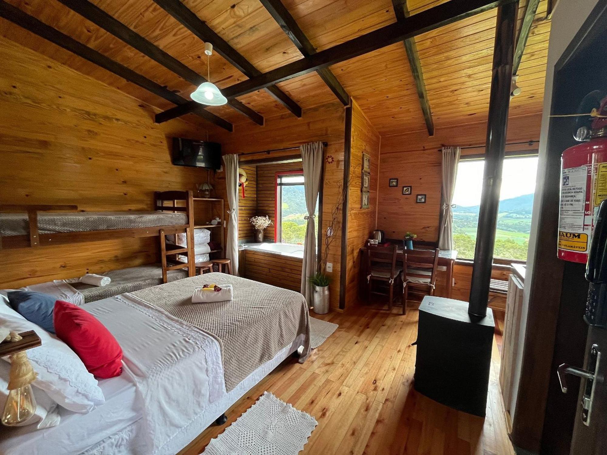 Chales Incriveis Com Banheira De Hidromassagem E Vista Encantadora อูรูบิซิ ภายนอก รูปภาพ