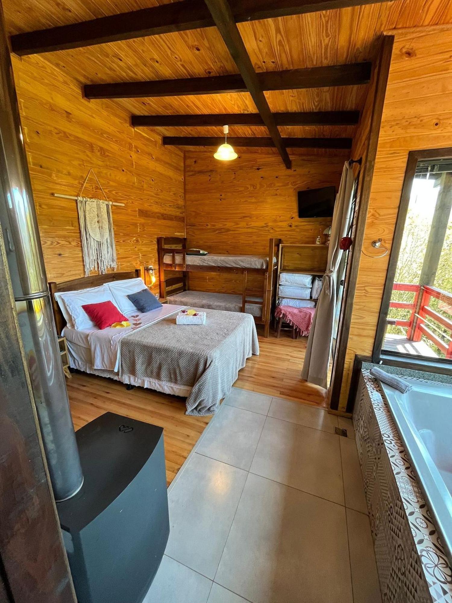 Chales Incriveis Com Banheira De Hidromassagem E Vista Encantadora อูรูบิซิ ภายนอก รูปภาพ