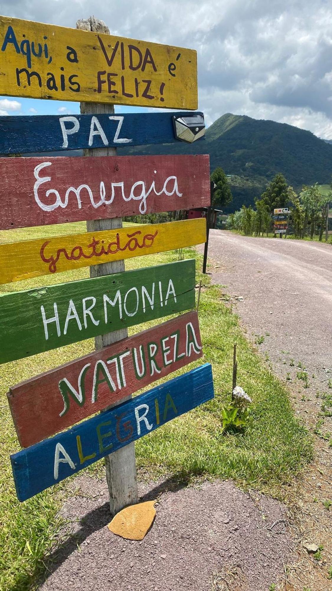 Chales Incriveis Com Banheira De Hidromassagem E Vista Encantadora อูรูบิซิ ภายนอก รูปภาพ