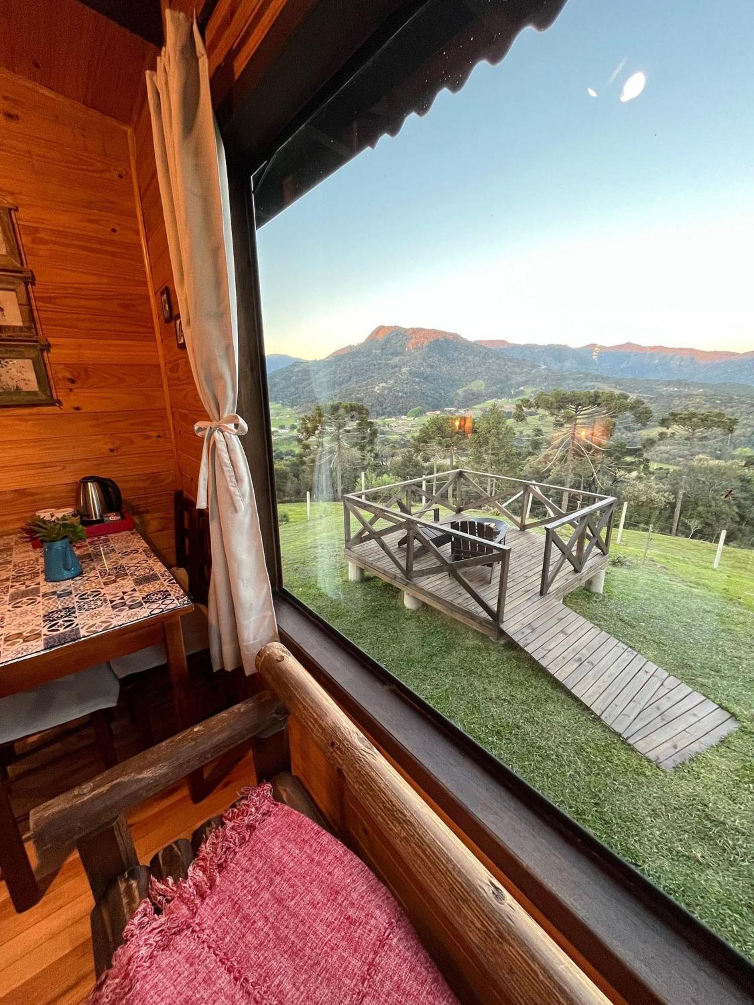 Chales Incriveis Com Banheira De Hidromassagem E Vista Encantadora อูรูบิซิ ภายนอก รูปภาพ
