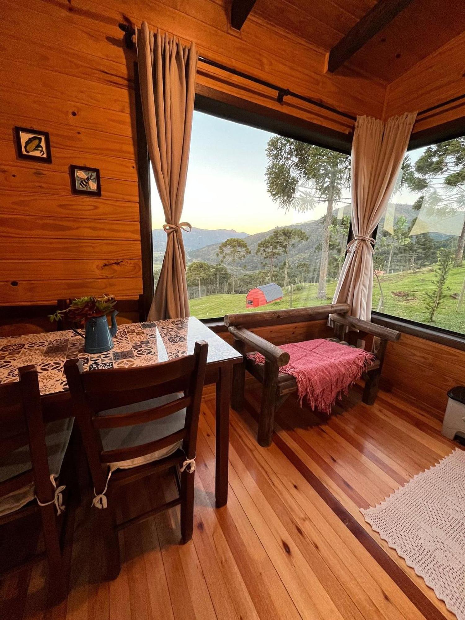 Chales Incriveis Com Banheira De Hidromassagem E Vista Encantadora อูรูบิซิ ภายนอก รูปภาพ